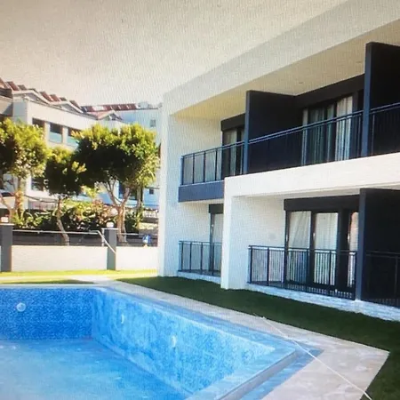 Luxury Suits And Aparts Apartment